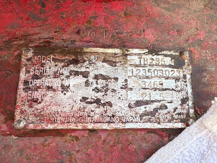 2013-takeuchi-tb235-image-33