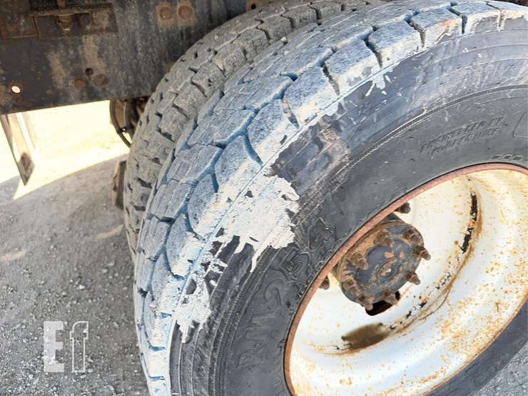 2005-sterling-lt9500-image-14