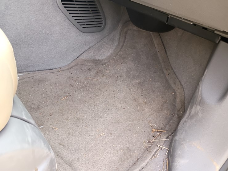 2011-chevrolet-traverse-image-36