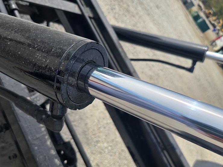 2004-ford-f650-image-80