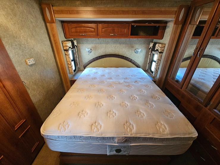 #22198-•-2007-georgie-boy-landau-motorhome-image-78