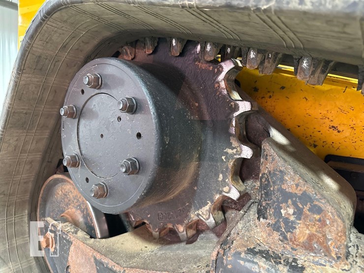 2020-jcb-3ts-8t-image-28