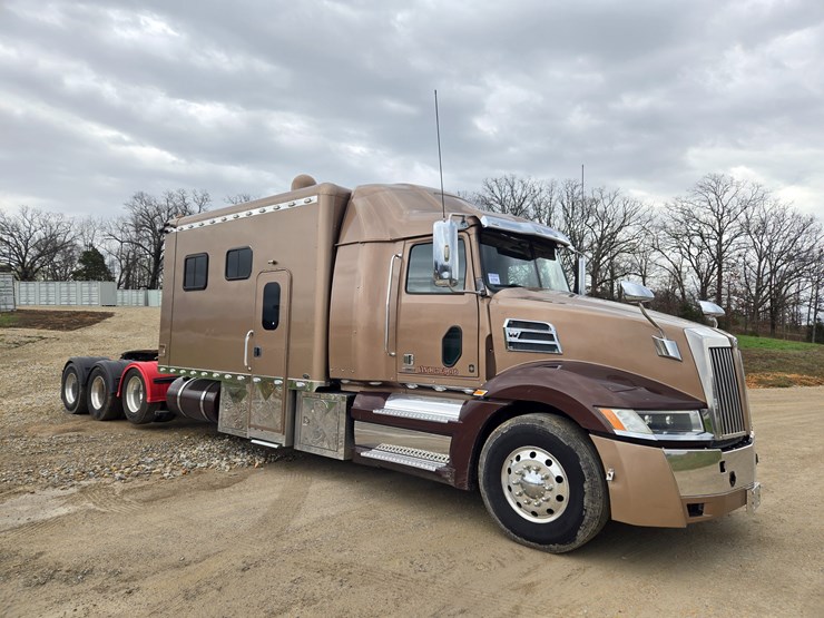 2017-western-star-5700xe-image-29