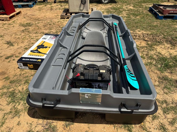 quest-angler-2-person-fishing-boat-w/trolling-motor-&-power-center-image-6