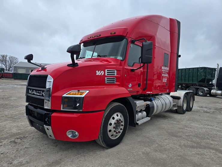 #22592-•-2019-mack-anthem-sleeper-truck-image-2