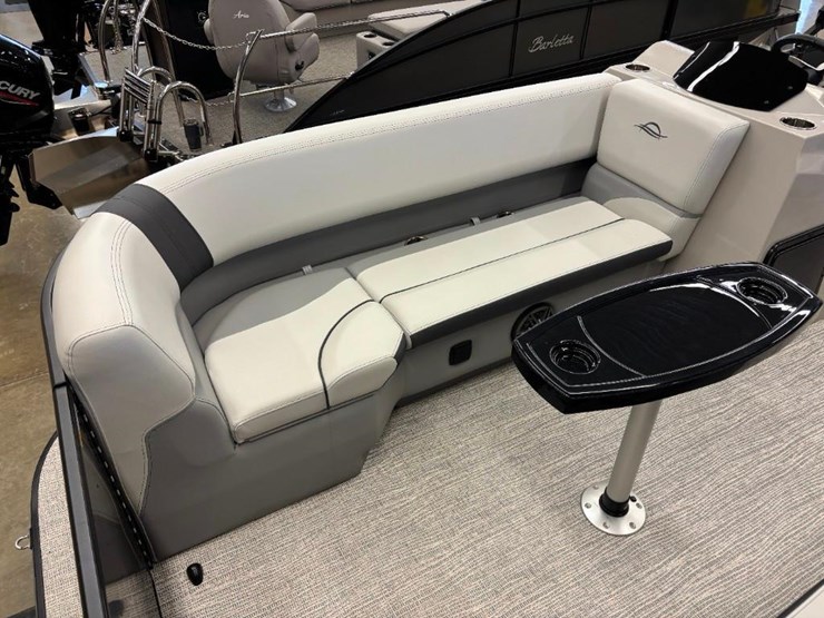 2025-g3-suncatcher-select-20rc-pontoon-image-12