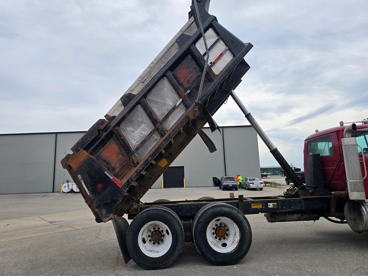 2003-mack-rd688s-image-36