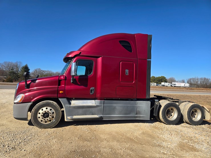 2014-freightliner-cascadia-125-image-6