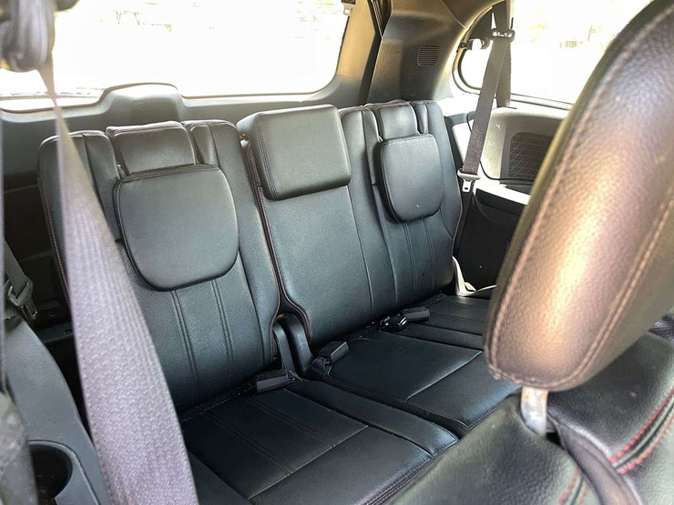 2019-dodge-grand-caravan-gt-image-17