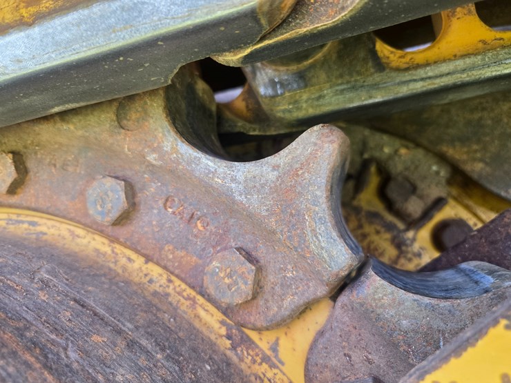 2014-caterpillar-953d-image-71