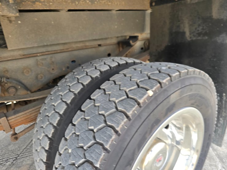 2013-ford-f550-image-51