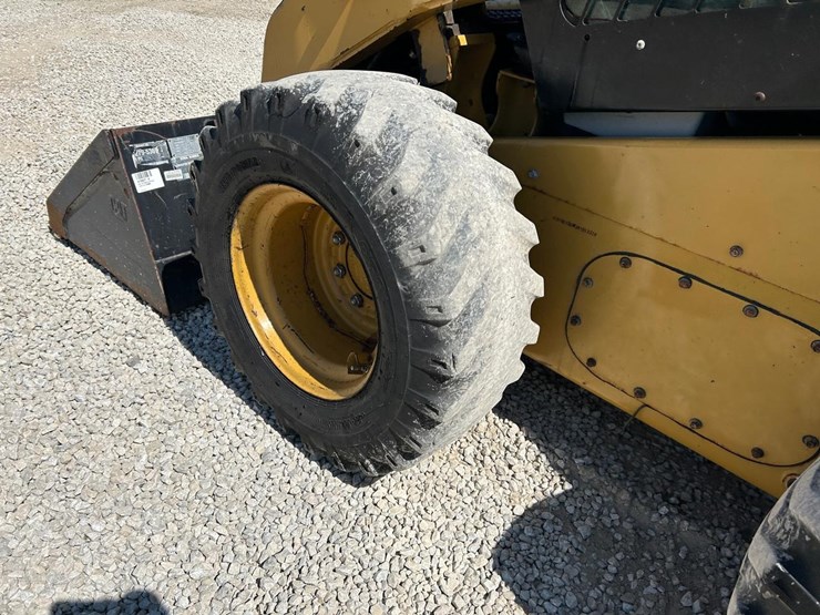 caterpillar-246c-image-16