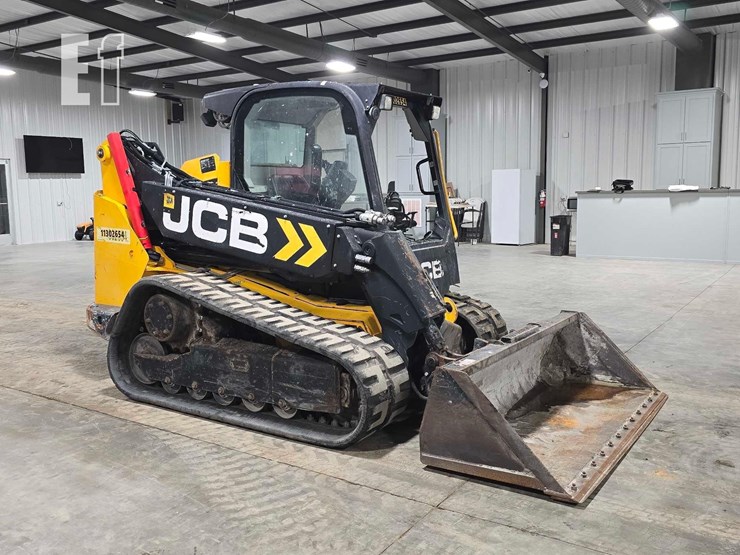 2021-jcb-3ts-8t-image-2
