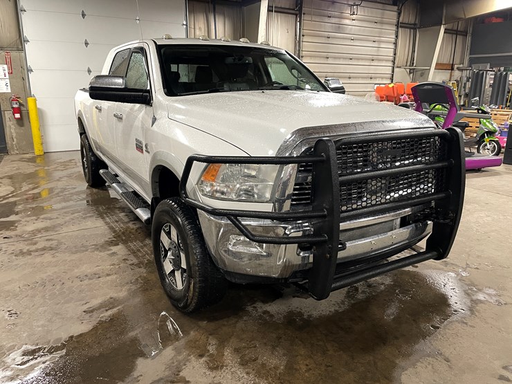 2012-dodge-3500-image-3