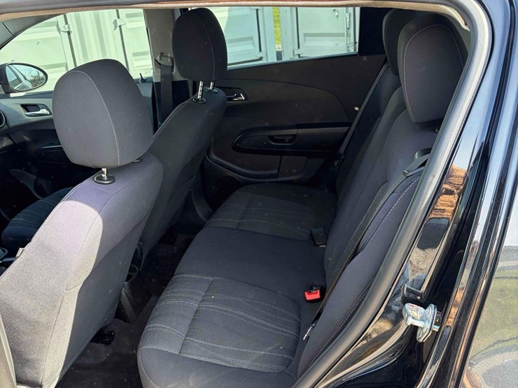 2015-chevy-sonic-lt-image-9