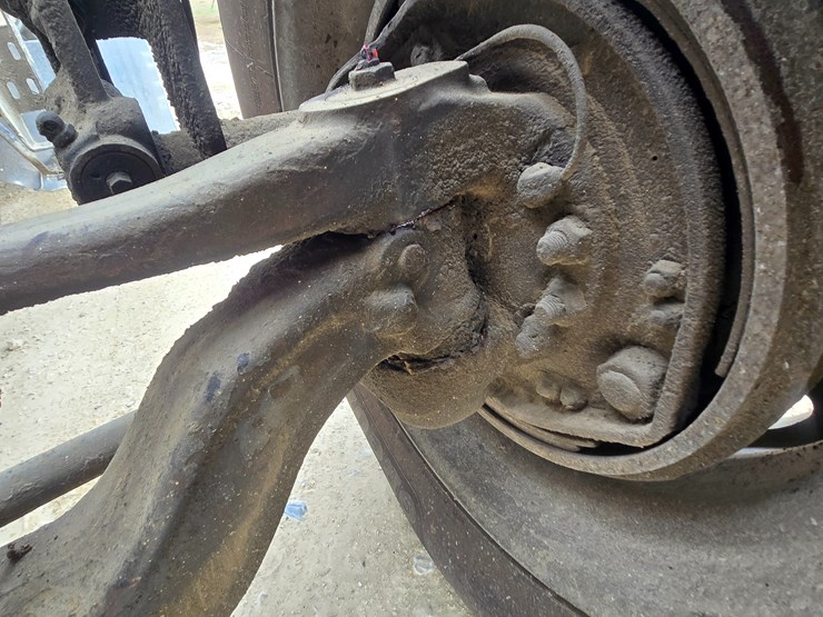 2000-peterbilt-379-image-37