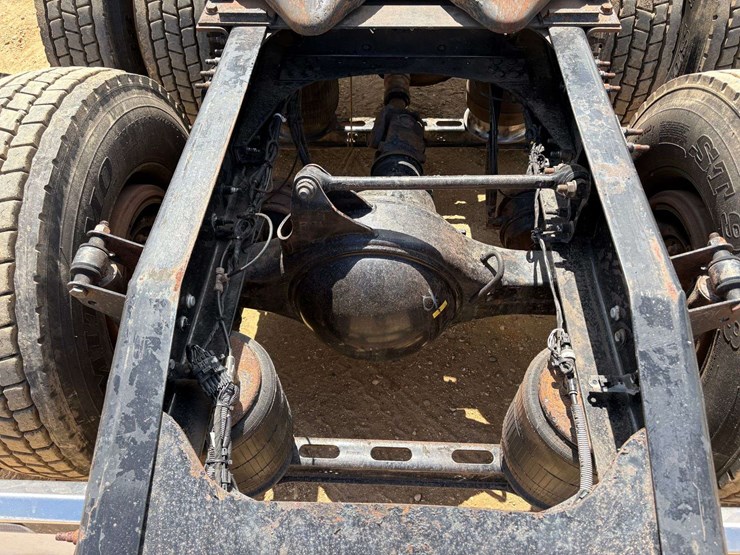 2013-mack-pinnacle-cxu613-image-37