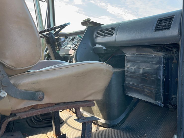 1989-ford-l-image-56