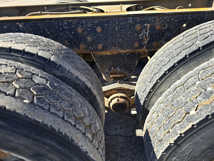 2001-mack-rd688s-image-81