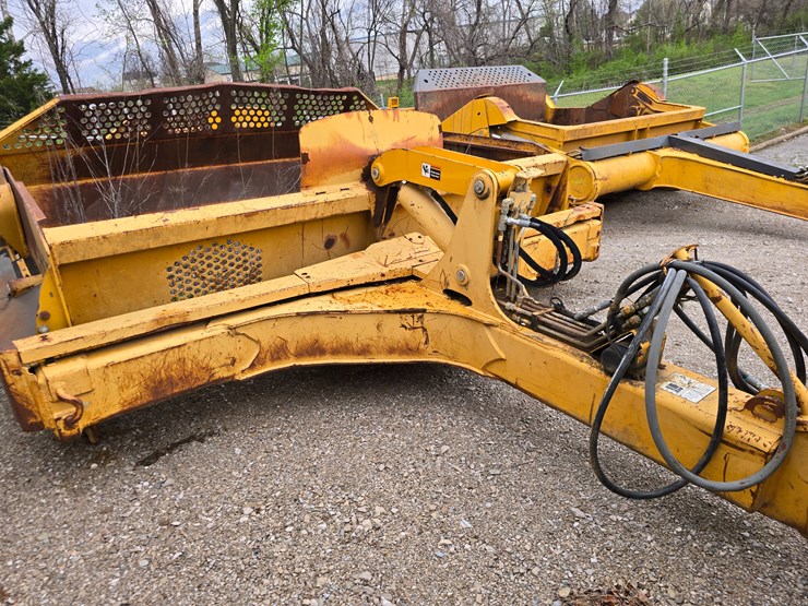 2006-deere-1812c-image-16