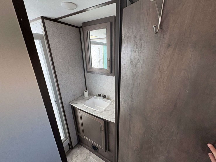 2020-coleman-dutchman-travel-trailer-image-15