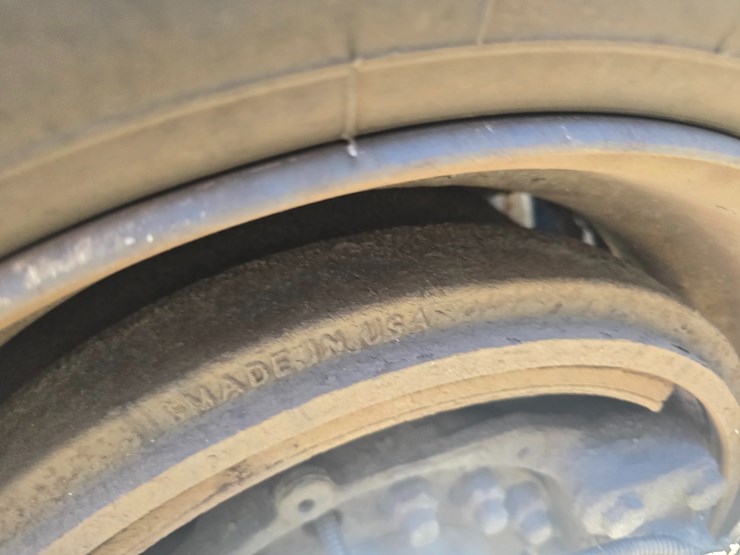 2005-freightliner-m2-106-image-55