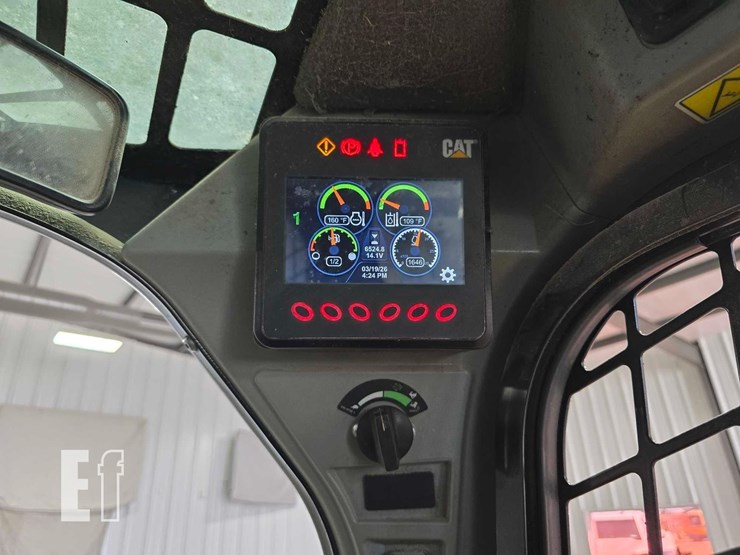 2021-caterpillar-242d3-image-21