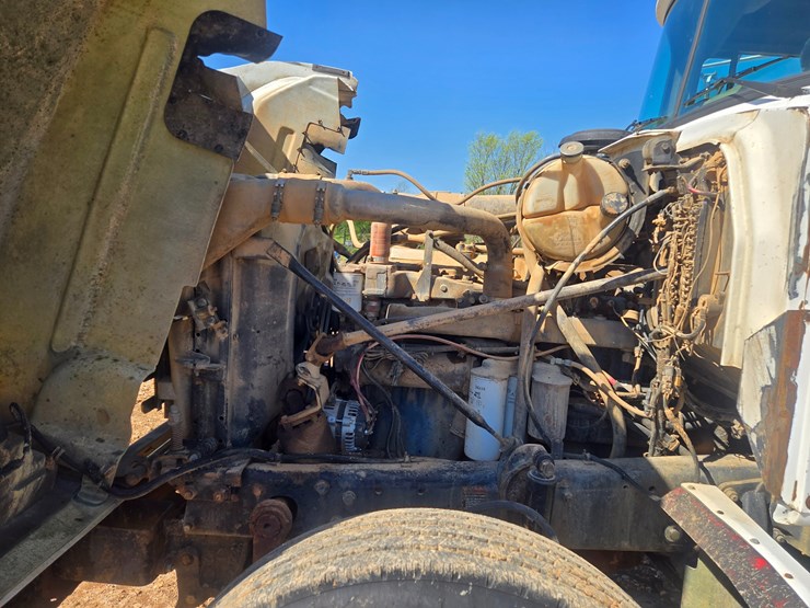 1994-mack-rd690s-image-44