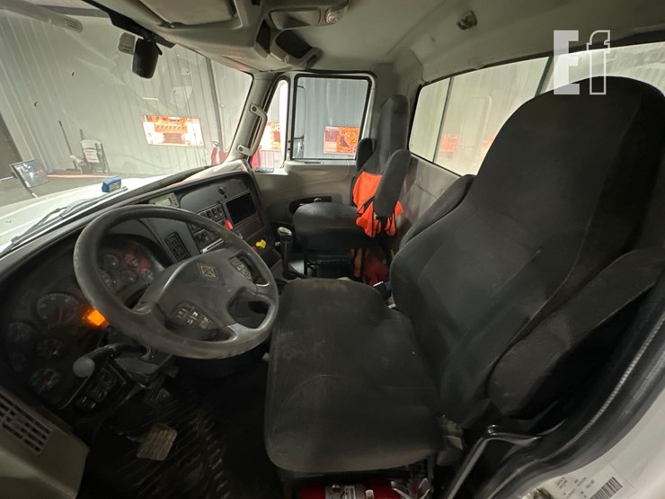 2017-international-prostar-image-12