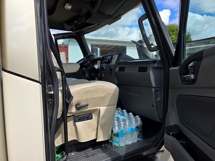 2021-international-mv607-image-96