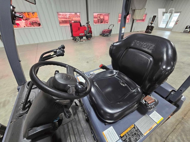 toyota-8fbc18u-image-11