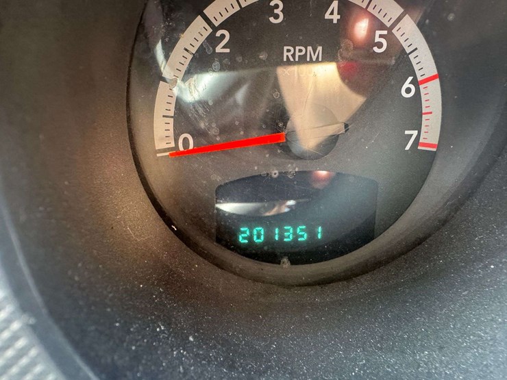 2011-dodge-nitro-image-26