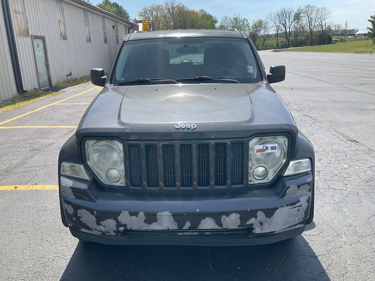 2011-jeep-liberty-image-2