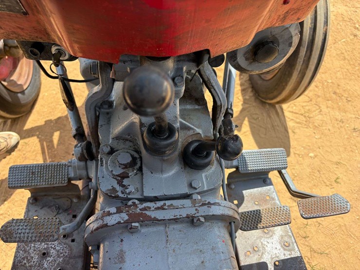 massey-ferguson-mf135-image-13