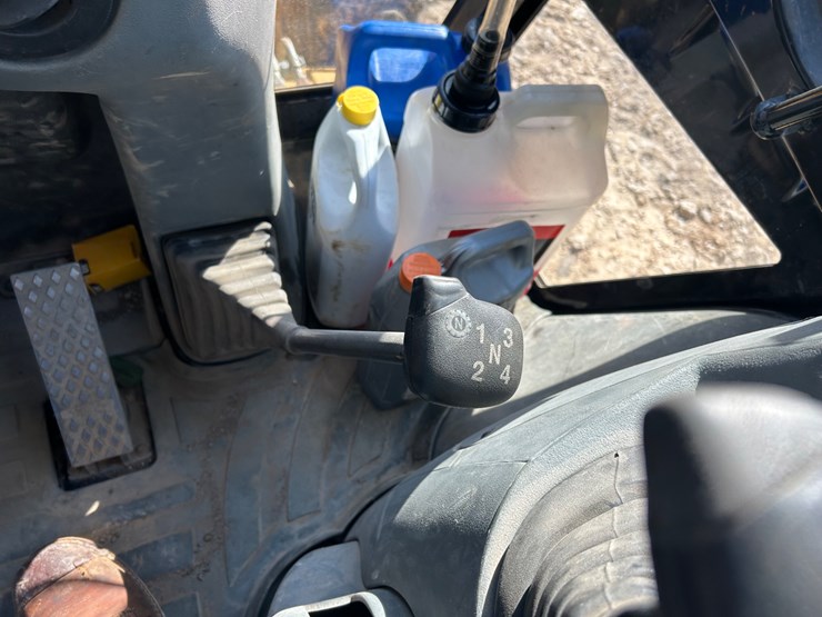 2005-caterpillar-420d-image-54