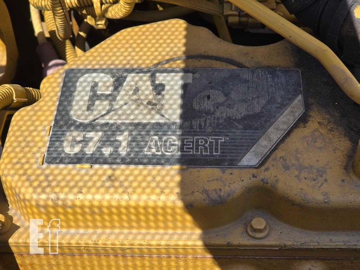 2020-caterpillar-323-image-28