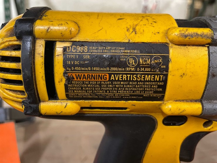 #2431-•-dewalt-18-volt-cordless-hammer-drill-and-battery-(pr12)-image-6