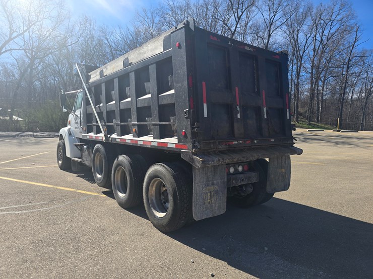 2001-sterling-l9500-image-9