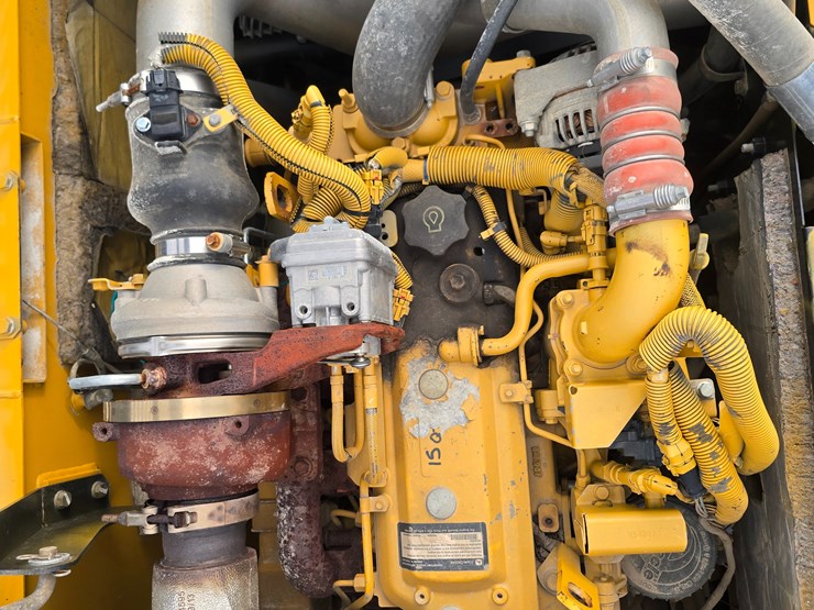 2013-deere-160g-lc-image-61