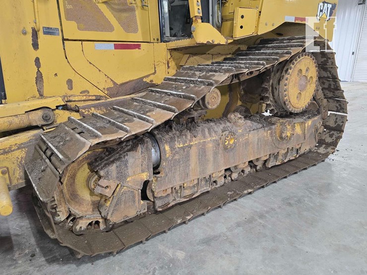 2011-caterpillar-d6t-xw-image-31