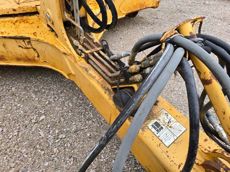 2006-deere-1812c-image-20