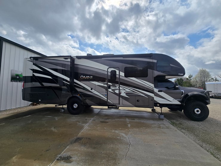 2020-ford-f550-image-16