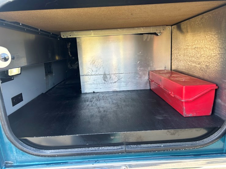 2022-western-star-4900-image-19