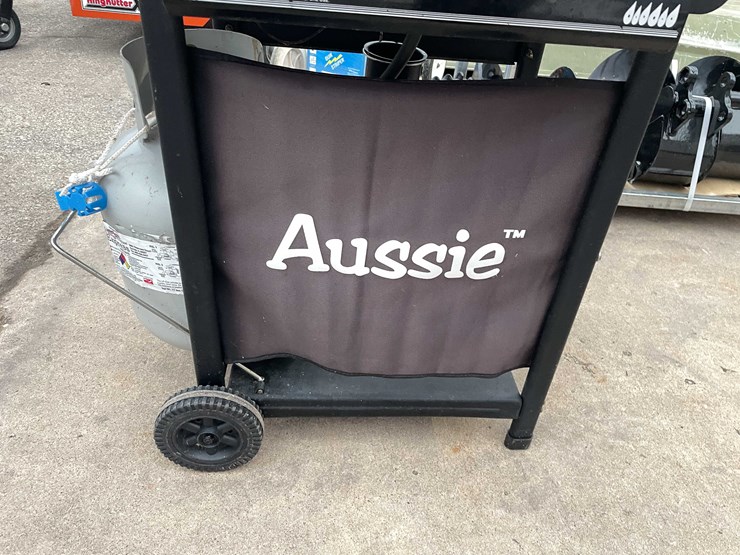 #7015-•-aussie-propane-grill-(o3)-image-5