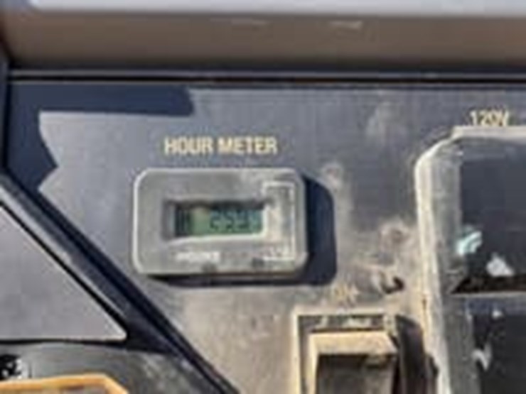 2024-chevrolet-silverado-3500hd-image-11