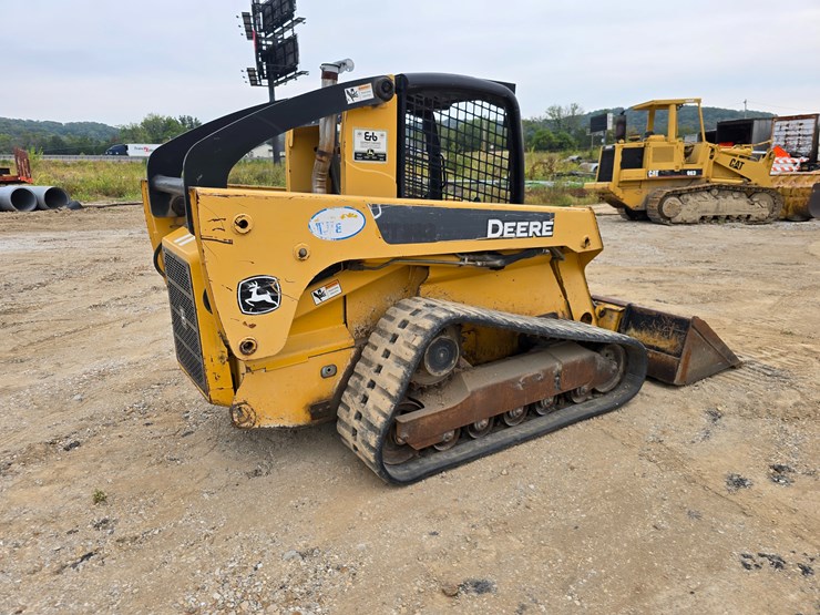#22607-•-2008-deere-332t-skid-steer-image-15