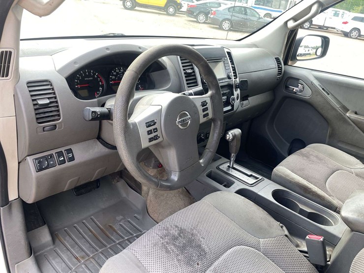 2016-nissan-frontier-image-11