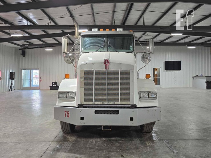 2012-kenworth-t800-image-7