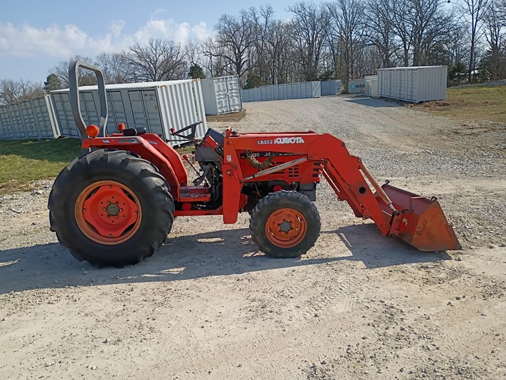 2001-kubota-l4300-image-11