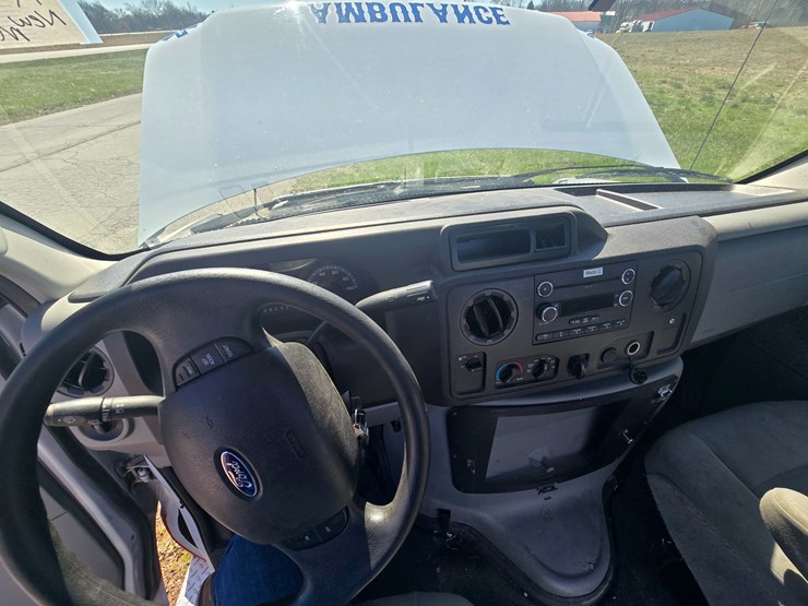 2016-ford-e450-image-33